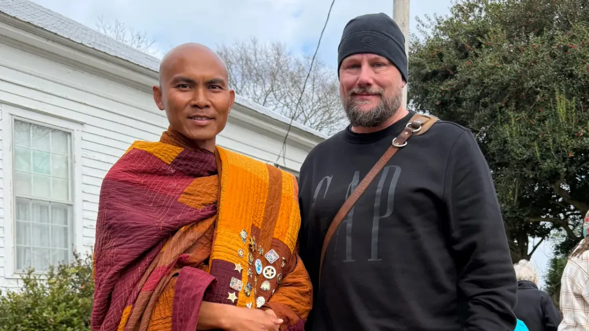 Alabama Photographer Henry Eiland Takes Portraits of the Buddhist Monks Walking for Peace Across America